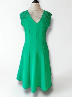 BIBA Emerald Green Pintuck Pleat Fit & Flare Dress V-Neck Mini Cocktail Size 10